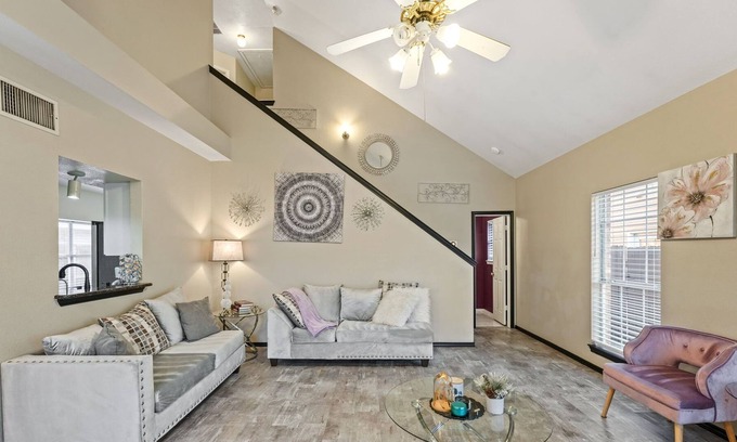 Northwest Carrollton House | Spacious, Minimalist, Cozy, Bright Home in DFW METROPLEX!