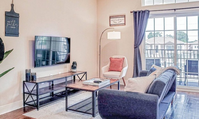 Redlick Apartment | Spacious & Modern 2 Bedroom