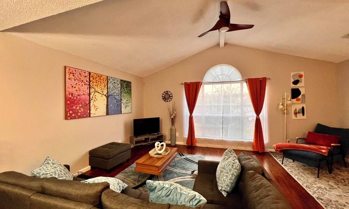 Madison Condo | Spacious & Modern 2bd/2ba Corporate Condo w/Dedicated Workspace