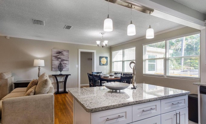 Jacksonville House | ~Spacious, Modern 5 Bdrm Home nr NAS Jax & Dwntn~