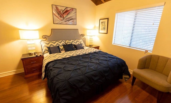 Hermosa Village House | Spacious Modern Anaheim condo 2bedrooms,2.5bathrooms -Ideal for 31+ day stays