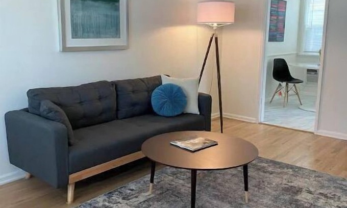 Sherman Oaks Apartment | Spacious Modern Apartment in Wonderful Area
