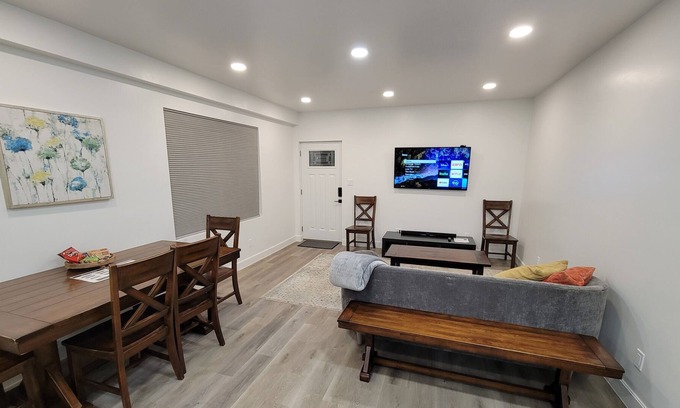 Mapleton Apartment | Spacious & Modern Apartment