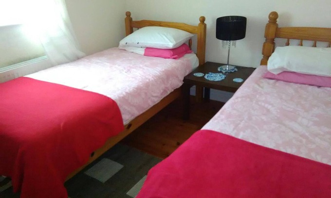 Cloonfad House | Spacious Modern Country House -4 Bedrooms/2 floors