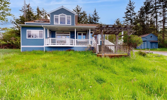 Lopez Island House | Spacious, Modern House with Stunning Bay Views - Lopez Village and Marina