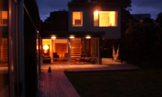 Raumati South House | Spacious! Modern! Funky! Relax in retro style! Walk to beach & 2 cute villages!