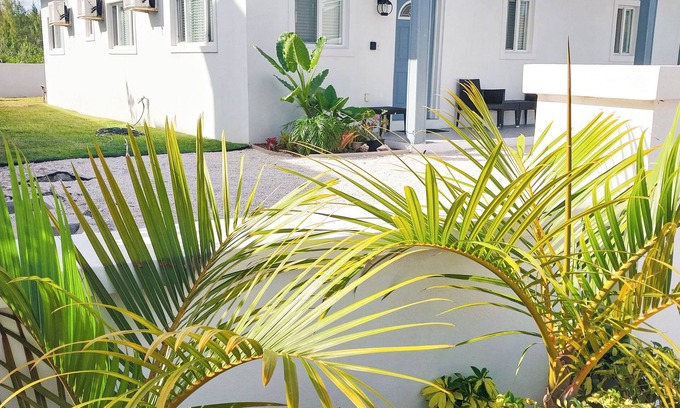 Nassau Villa | Spacious Modern Villa Near Ocean & Palm Cay Marina