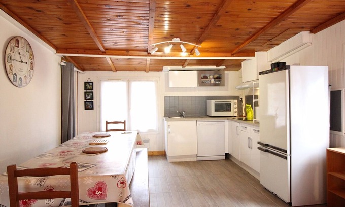 Mont-Dore Apartment | Spacious Mont-Dore Apartment for 10 with WiFi, Garden, and Special Spa Rates