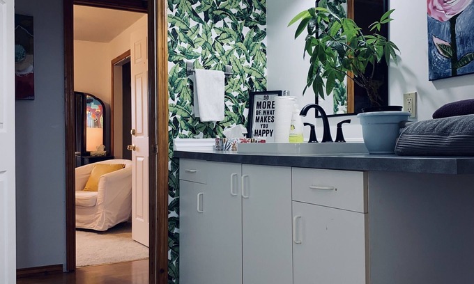 North Algona Wilberforce Apartment | Spacious “Montreal Style” Apartment. Sleeps 5.