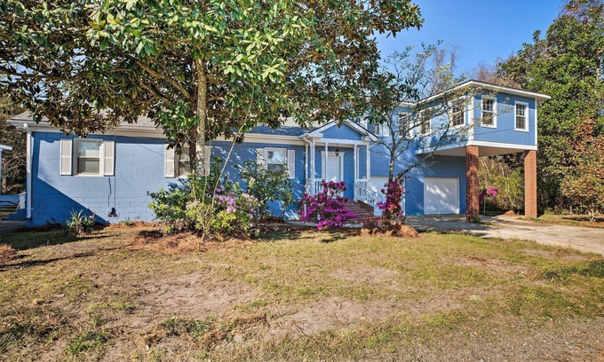 Mount Pleasant House | Spacious Mount Pleasant Home: 5 Mi to Beach