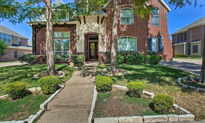 Murphy House | Spacious Murphy Retreat w/ Pool & Hot Tub!