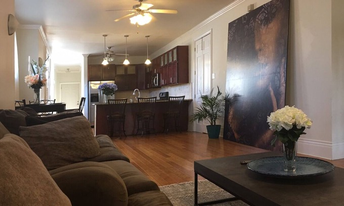 Broadmoor Apartment | Spacious Napoleon Ave Mardi Gras Apartment