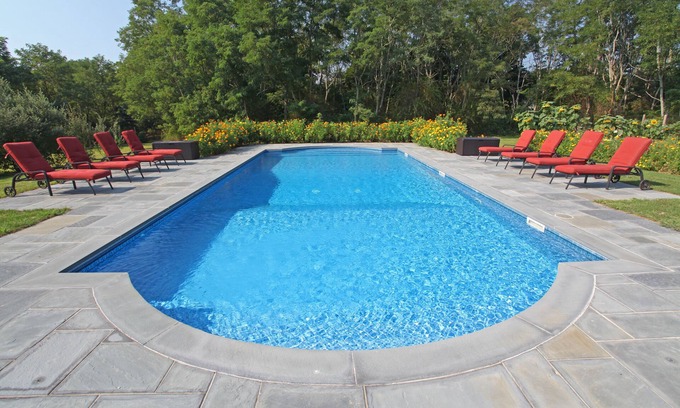 Peconic House | Spacious New 4 Bedroom Home With Pool on 2 Acre Property