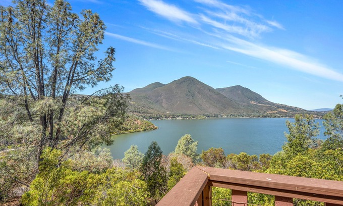 Clear Lake House | Spacious, Newly Remodeled Home with great Views with EV Charger