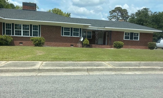 Lumberton House | Spacious, Newly Renovated 3BR Gem in Lumberton