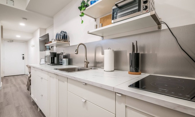 Bedford Apartment | Spacious Newly Renovated 1 Bedroom Suite