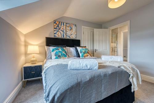 Mapperley Apartment | Spacious Nottingham Abode - Sleeps 16