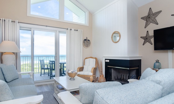 Shell Island Condo | Spacious oceanfront condo in Wrightsville Dunes!