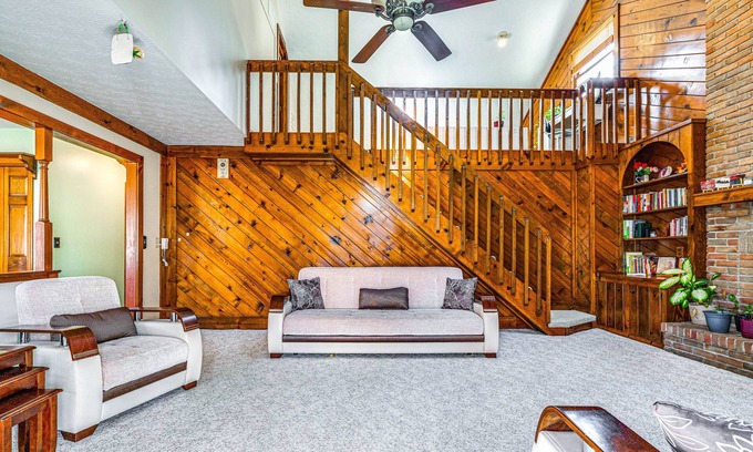 Worthington House | Spacious Ohio Home ~ 12 Mi to Downtown Columbus