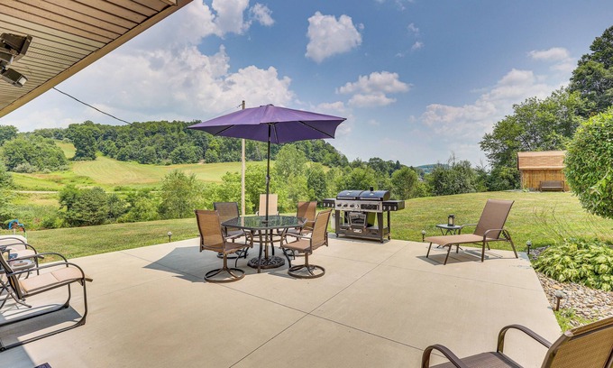 New Philadelphia House | Spacious Ohio Family Home on 5-Acre Property!
