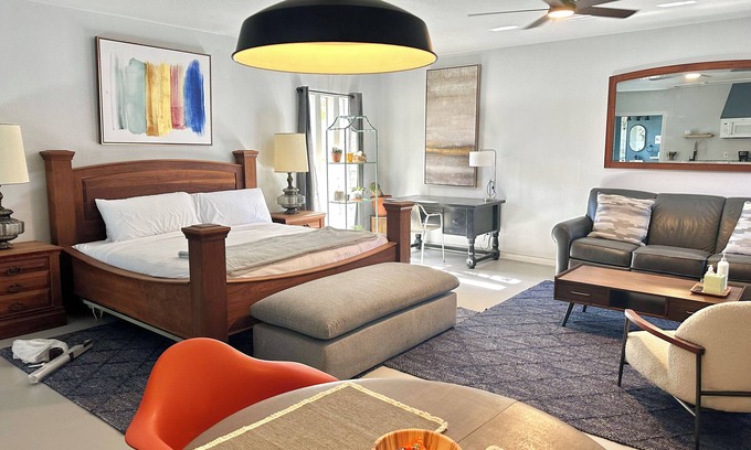 Central Oklahoma City Apartment | Spacious OKC Studio | 11 Mins to OKC State Fair | 30+ Day Stays