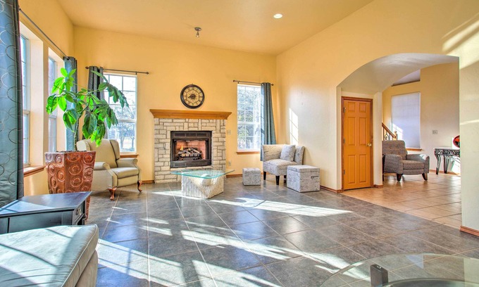 Wheatland House | Spacious Oklahoma Country Estate on 2 Acres!