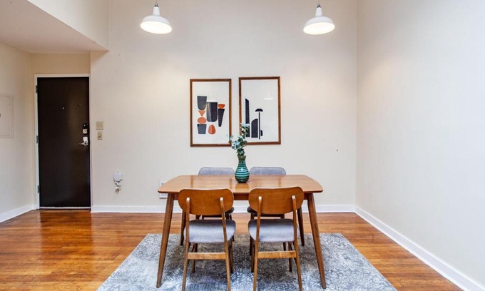 Old City Apartment | Spacious Old City Loft