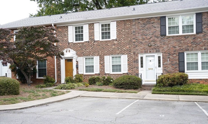 Greensboro House | Spacious on Battleground + pool