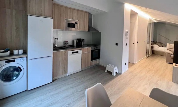 Arans Apartment | Spacious one Bedroom Suite - Deluxe Loft