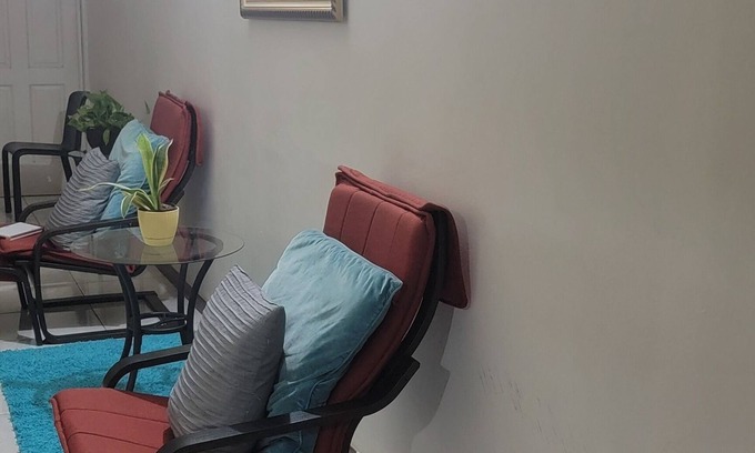 Eastwood Park Apartment | Spacious one bedroom apartment in Kingston