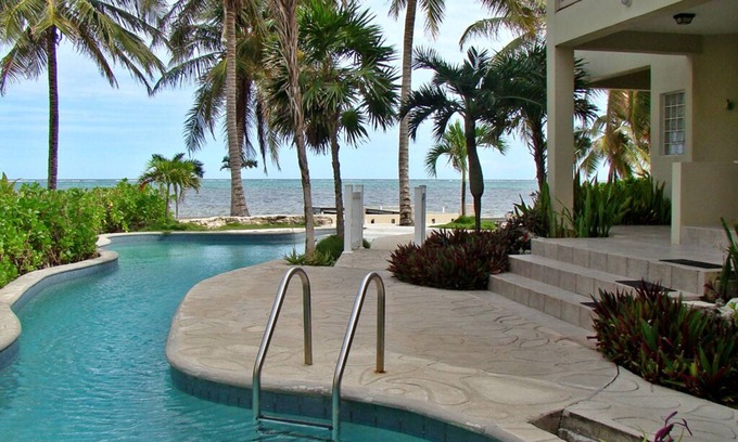 San Pedro Condo | Spacious One Bedroom, Ocean View Condo - Gold Standard Approved