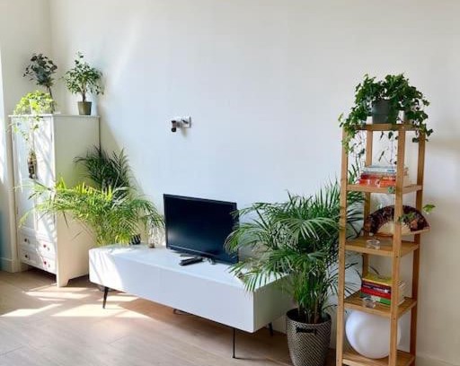 Limehouse Apartment | Spacious Open Plan 1 Bedroom Flat Canary Wharf