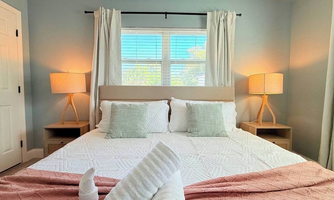 Lockhart House | Spacious Orlando Stay Free Wifi Game Room