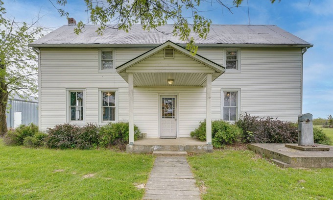 Rosebud House | Spacious Owensville Getaway w/Winery On-Site!