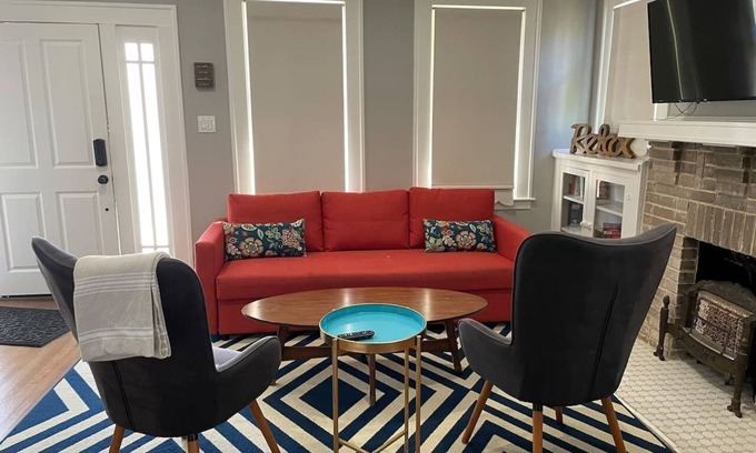 Old East Dallas House | Spacious & Peaceful Zen Retreat in Heart of Dallas
