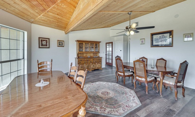 Perris House | Spacious Perris Rental Home ~ 7 Mi to Canyon Lake!
