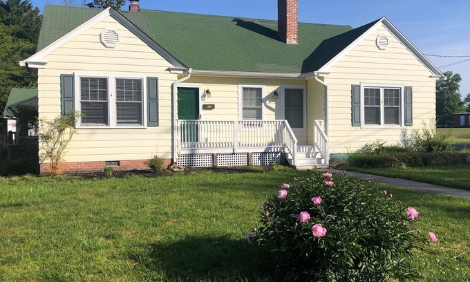Cambridge House | Spacious, pet-friendly 3-bedroom home