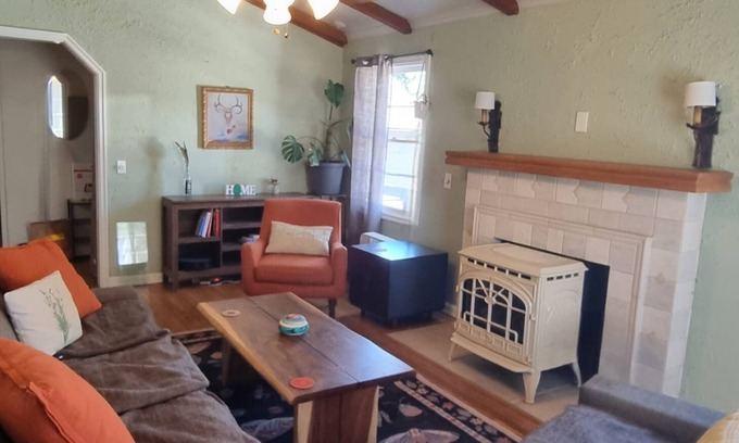 Hazelwood House | Spacious, pet-friendly, 2-bedroom house in Portland with WiFi