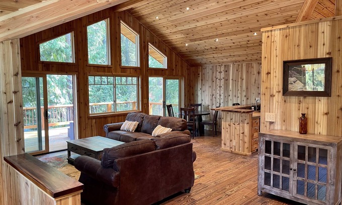 Priest River Cabin | Spacious Priest Lake Retreat with lake views and pet friendly