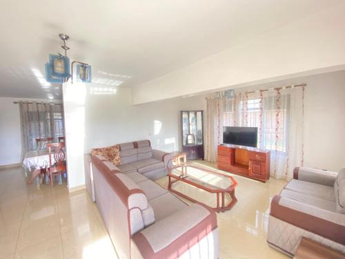Kigali House | Spacious private and comfy room in Kimihurura