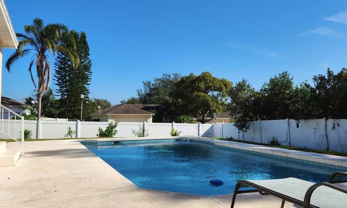 Lakeland House | Spacious Private Family Home with Inground pool