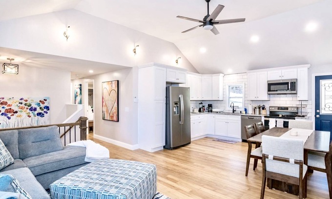 Belchertown House | Spacious Private Retreat Near Holyoke State Park!