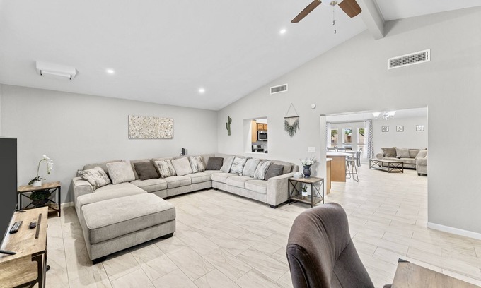 Sierra Vista House | Spacious & Private Sierra Vista Retreat with Pool!
