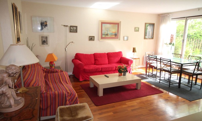 Quartier de la Goutte-d'Or Apartment | Spacious, quiet family flat with terrace and parking in the 18th Montmatre