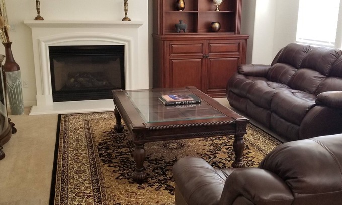 Reno House | Spacious Reno Retreat 4Bd/3Ba approx 3200 sqft home on 1/3 Acre