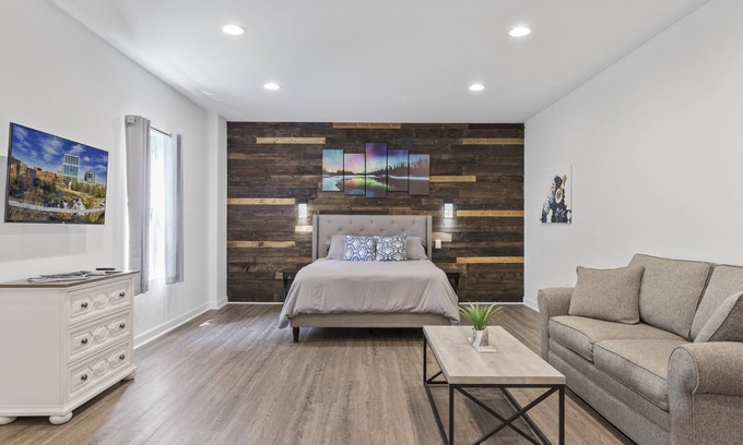 Five Forks House | Spacious Renovated Studio W/Private Self Check in!