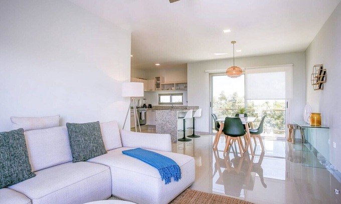 Ejidal Apartment | Spacious Retreat- Pool, Gym, 3 Balconies & Parking