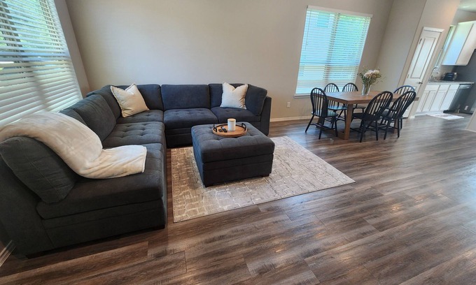 Montgomery House | Spacious Retreat 5 Min from Lake Conroe! Sleeps 10, Near Woodlands-Golf Courses