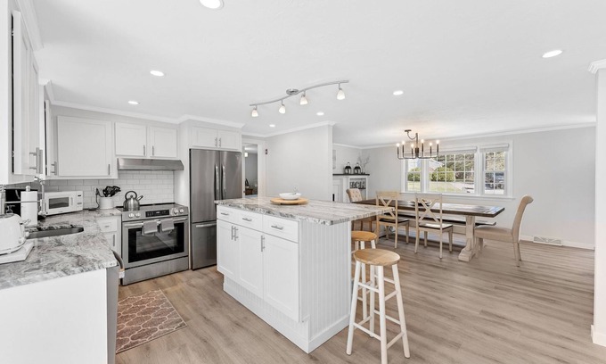 Yarmouth Port House | Spacious Retreat for Relaxation