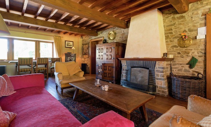 Rendeux Villa | Spacious Retreat in Warizy
